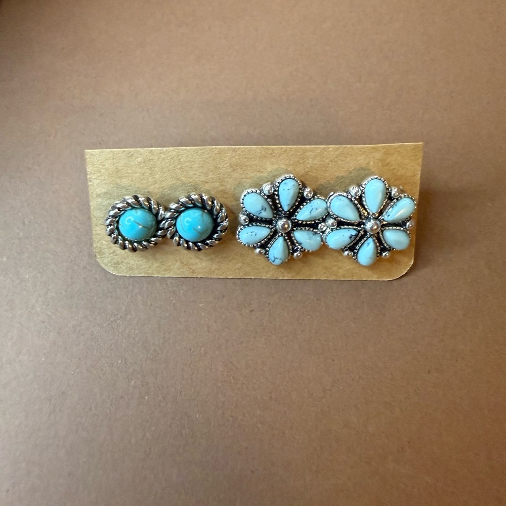 🩵BUNDLE AND SAVE 🩵(3/$16) Turquoise Floral and Round Stud Earring Set - Blue Sil